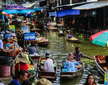 Le marché flottant de Khlong Lat Mayom Le marché flottant de Khlong Lat Mayom